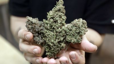 N.J. lawmakers advance bill to legalize recreational marijuana